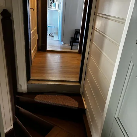 Apartment Sommerfuglen - Sjarmerende Idyll Midt I Gamlebyen